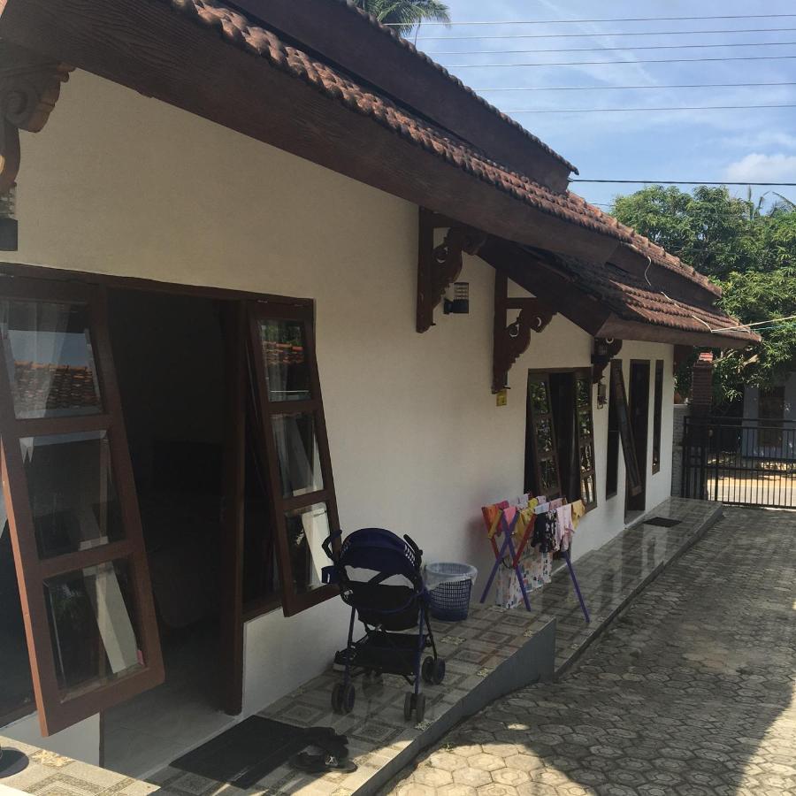 Отель Karimunjannah House Каримунджава Экстерьер фото